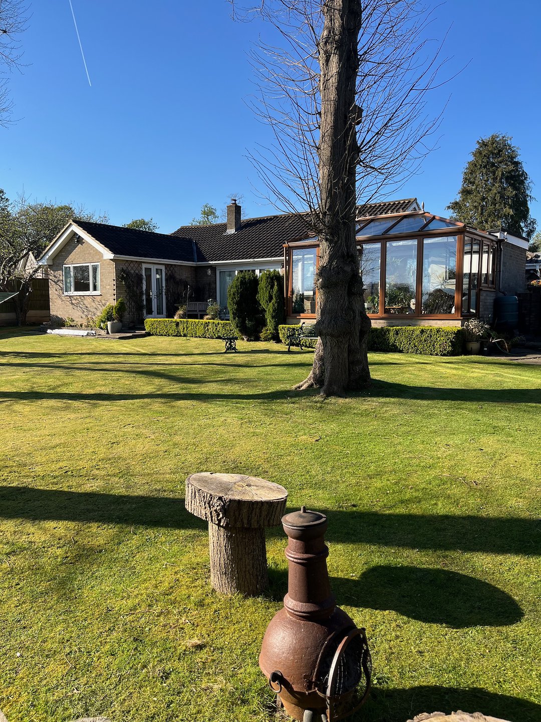 Professional 4-weekly Window Cleaning for a bungalow house on Theydon Place, Epping Thumbnail