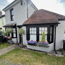 Professional-4-weekly-Window-Cleaning-for-a-semi-detached-house-on-Coopersale-Common-Epping 0