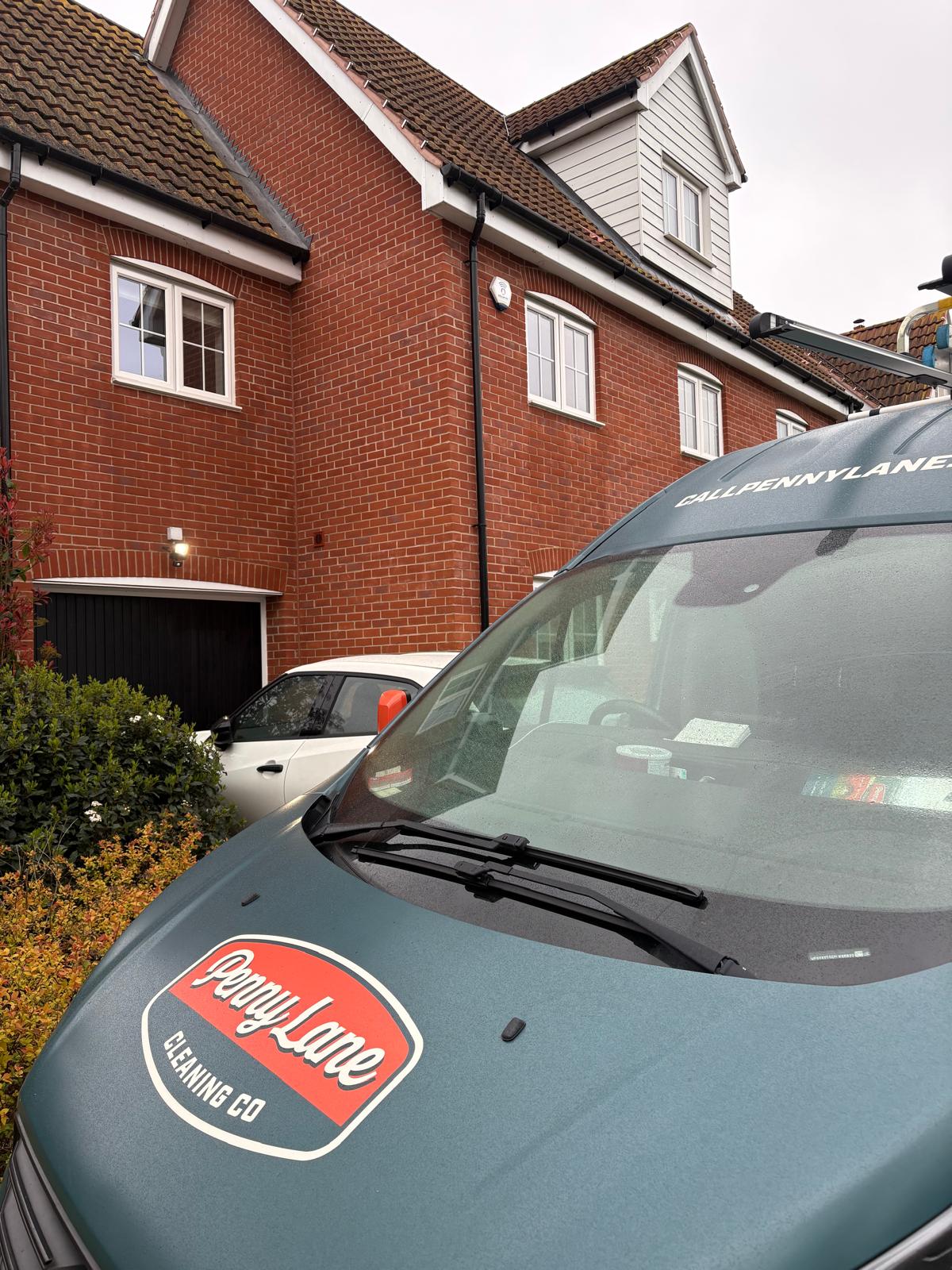 Professional 4-Weekly Window Cleaning for a Detached House on 7 Periwinkle Gardens, Chigwell
