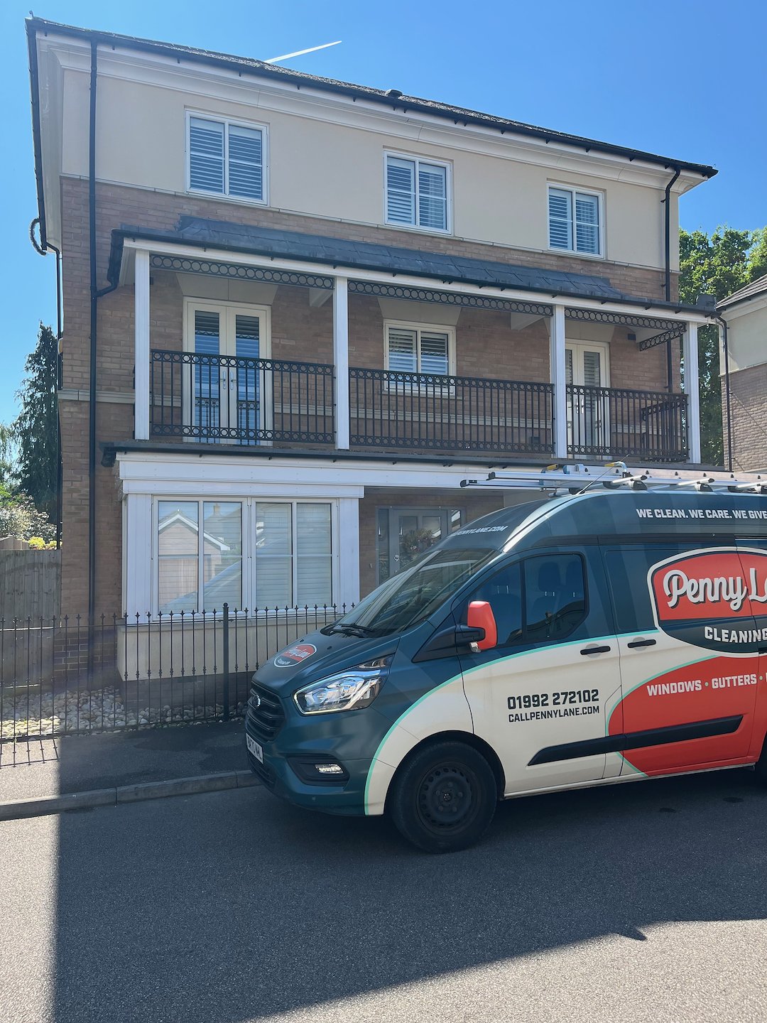 Professional 8-weekly Window Cleaning for a detached house on Buckingham Road, Epping