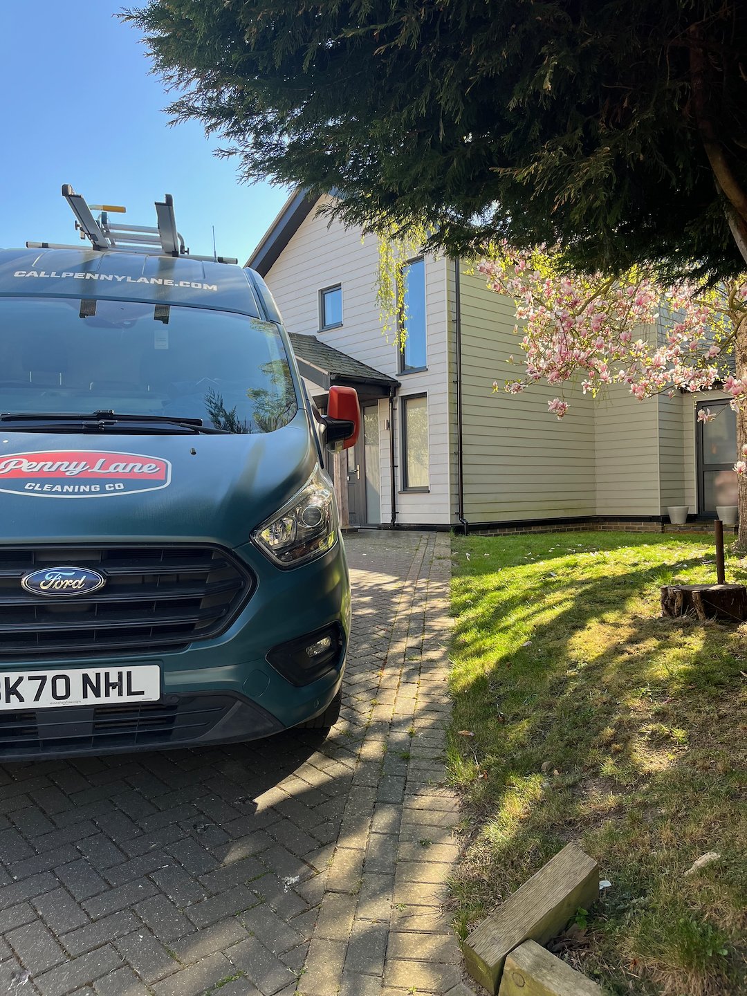 Professional once-off Window Cleaning for a detached house on Garnon Mead, Epping